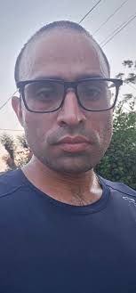 Should I increase pace to 4min/km or add more sets?