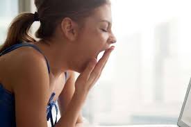 Voiko univajeen korjata viikonloppuna? Tutkimuksen mukaan univajeen  turmiolliset terveysvaikutukset pysyvät