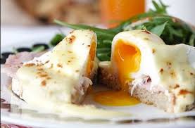 Comment Realiser Un Oeuf Poche Pour Des Oeufs Benedictines Faire Des Oeufs Poches Oeufs Benedictine Oeuf Poche