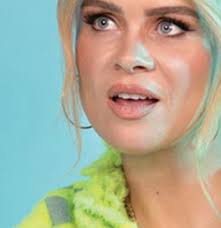 Joanne McNally: The Prosecco Express by The Town Hall