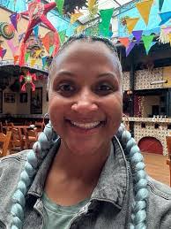 Kimberly Eccles's Instagram, Twitter & Facebook