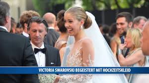 Maybe you would like to learn more about one of these? Victoria Swarovski Begeistert Mit Hochzeitskleid Youtube