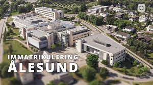 Følg oss på instagram og facebook @faddernials vi arrangerer fadderuka ved ntnu i ålesund ved skolestart. Immatrikulering Alesund 2020 Ntnu Youtube