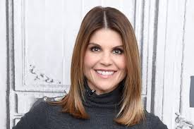 Lori Loughlin, 'Full House's Aunt Becky, Among Those Charged in NCAA  College Admissions Scandal