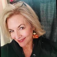 Laurie Messer's Instagram, Twitter & Facebook