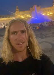 Hello everyone! Ay I'm a 38 year-old working professional looking for a  place to call home If you have a room available in Vancouver/ Collingwood  /New Westminster