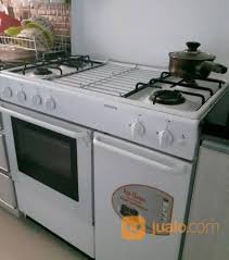 Kompor gas dan oven yang terdesain dalam satu sisi. Service Kompor Gas Sukabumi Sukabumi Jualo