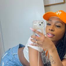 aisha abdi 🌻 (@Asha1Queen)