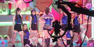 Somi S Gorgeous Backup Dancer Divides The Spotlight During A Live Performance Of Birthday Bias Wrecker Kpop News