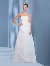 Sie können hochzeitsmode nach ihren wunschen kaufen. Brautkleid 13485 Aurelia Von Kleemeier Auf Ja De