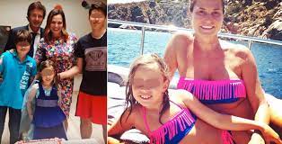 Il pm elio ramondini ha chiesto quattro condanne a 10 anni di carcere nel processo con rito abbreviato a carico dei quattro aggressori di niccolò bettarini, figlio di simona ventura e stefano bettarini, colpito con calci, pugni e otto coltellate lo scorso 1 luglio fuori dalla discoteca old fashion. Simona Ventura Caterina Ora E Mia Figlia L Adozione E Ufficiale People