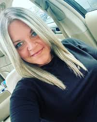 New Do💋 Who Dis 🔥 Thank you @chris.marsans I feel like a new women ❤️ . .  . . #style #blonde #shorthair #summer #love #beauty #newhair #makeover  #salonowner #bossbabe #dmvstylist #dmv #rockvillesalon #sola #feelingmyslef  #grownandsexy #olaplex