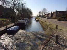 Molenrij Gronings Rieg Is Een Dorpje In De Gemeente De Marne In De Nederlandse Provincie Groningen Molenrij Telt Iets Mind Met Afbeeldingen Groningen Nederland Landschappen