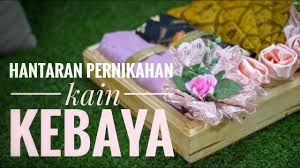 Seperangkat pakaian wanita dan kekinian terdapat banyak model hantaran pernikahanyang sangat menarik dan memanjakan mata. Menghias Hantaran Pernikahan Kain Kebaya Youtube