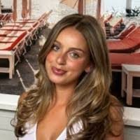 Stephanie Giblin's Instagram, Twitter & Facebook