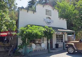 We would head up and do the loop and hit every farm. A Foodie S Guide To The Hood River Fruit Loop Savored Journeys