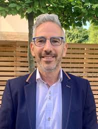 Janet Stowe's Instagram, Twitter & Facebook