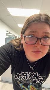 Susie, 42,from the United States. Nice to meet everyone!