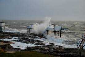 Une Bonne Peche Saintpalaissurmer Royan Storm Charentemaritime Tempete Mer Ocean Sea Carrelet Sky Saint Palais Sur Mer Saint Palais Royan