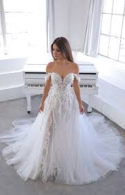 Introducing modern wedding dresses of stella york's spring 2021 collection. Bridal Wardrobe Designer Wedding Gowns