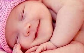 Meskipun keduanya memiliki arti yang berbeda, tetapi masih memiliki makna yang positif. Nama Bayi Muslim Lelaki Haruskah Menggunakan Bahasa Arab