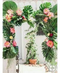 Decoracion con plantas para cumpleaños. Centros De Mesa Decoraciones Y Arreglos Florales Con Hojas De Filodendro