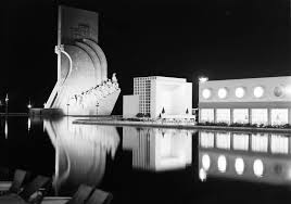 Essa grande celebração da epopeia dos portugueses nos séculos xv e xvi, herança da exposição do mundo português (1940), tem a marca da família de pedro. Exposicao Do Mundo Portugues Padrao Dos Descobrimentos