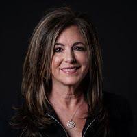 Lela Schmidt's Instagram, Twitter & Facebook