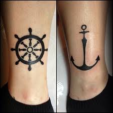 Surrounding the pirate ship with different symbols like swords, pirates, treasures, and … Leme Tatuagem Tatuagem Tatuagem Casal