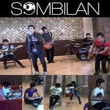 Lirik lagu dan chord gitar 'bersenyawa' milik dengarkan dia. Lirik Lagu Sembilan Band Cemara