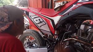 Hubungi team kami sekarang juga dan kami akan menjelaskan prosesnya apakah honda mengeluarkan cbr 150 dengan warna cover muffler hitam dan windshield hitam? Pasang Stiker Motor Honda Cbr 150 Full Body By Gun Sticker