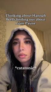 I hope shes okay out there, listening to the 1D that her husband tried to  remove from her phone 😔 (she totalky got him into it idc) #hannahwells  #wellsy #garrettgraham #offcampusseries #ellekennedy ...