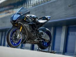 2020 Yamaha Yzf R1 I Yzf R1m Pervyj Obzor Ezdy Cycle World Yamaha Yzf R1 Yamaha Yzf Yzfr1