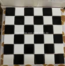 Gạch mosaic màu đen trắng