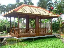 Saung ranggon adalah nama rumah adat sunda yang terletak di kampung cikedokan, cikarang saung ranggon ini berfungsi sebagai tempat menunggu padi atau tanaman palawija yang akan desain dari atap yang menganga membuat rumah tersebut dijuluki sebagai rumah adat yang mirip. 60 Desain Gazebo Minimalis Bambu Dan Kayu Desainrumahnya Com