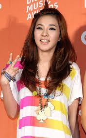 But, she moved to the philippines in 1992, and that's why she can speak tagalog. Same Age Same Top Different Feeling Seo In Young Vs Sandara Park K Bites