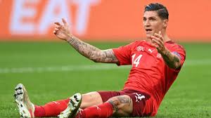 Steven zuber is a swiss professional footballer who plays as a midfielder for greek club aek athens, on loan from eintracht frankfurt, and t. After A Strong Em Eintracht Frankfurt Sets Price Tag For Steven Zuber Ruetir