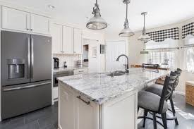 Single family homes for sale in franklin, ma. Kccne On Twitter Franklin Ma Kitchen Featuring Semi Custom Cabinets In A Pearl Finish White Ice Granite Countertops Tile Backsplash With Mural Behind The Stove And Brushed Nickel Fixtures Https T Co D6riqanhit Kccne Houzz