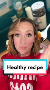 Holly Snapp's Instagram, Twitter & Facebook