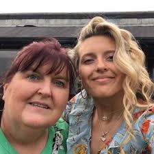 Fiona Turner (@FionaTu62759131)