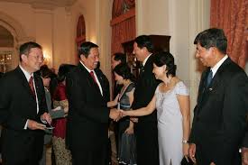 Teo chee hean is a singaporean politician who has been serving as senior minister since 2019 and coordinating minister for national security since 2015. Mrs Teo Chee Hean Wife Of Minister For Defence Greeting