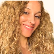 Trouvez un freelance Communique De-presse disponible sur Malt