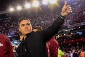 A juan fernando quintero le restarían, al menos, cinco años de carrera deportiva. Juan Fernando Quintero Futbolete