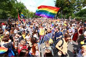 Az pedig az aktuális törvényhozó hatalom kiváltsága, hogy a pedofilokat miként kívánja szankcionálni. Ez Volt A 2018 As Budapest Pride Kepek