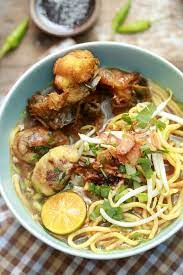 Ia di makan bersama nasi himpit , mee atau ketupat. Masam Manis Mee Soto Ayam Yang Sangat Sedap Asian Noodle Dishes Asian Cooking Asian Recipes