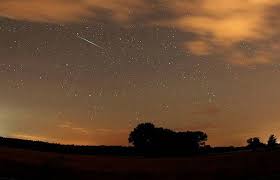 Mưa sao băng perseid cũng khiến vệ tinh landsat 5 mất thăng bằng và rời khỏi quỹ đạo vào năm 2009. Ä'em Nay Viá»‡t Nam Co Thá»ƒ Ngáº¯m MÆ°a Sao BÄƒng Draconid á»Ÿ Ä'au Viá»‡t Nam Má»›i