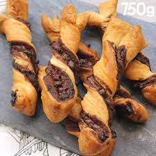 Recette Torsades Au Nutella Et Pepites De Chocolat En Video Recette Recettes De Cuisine Recette Patisserie Facile Recette