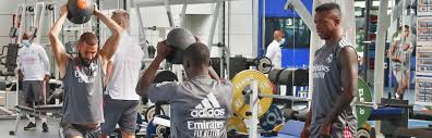 The sport analytics degree also includes a mandatory foreign language requirement to prepare students for the global sport industry. Master S In Sports Training Ue Real Madrid