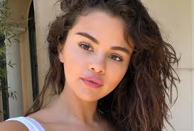 Over the summer, gomez had a length that stretched her shoulders a bit and gave us rachel green from her friend vibrations, but this. Selena Gomez Just Got The Cutest Bob Cut Beauty Crew