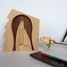 Modern Nativity Made In One Piece Wooden Nativity With Holy Etsy In 2021 Nativity Set Christmas Nativity Scene Nativity